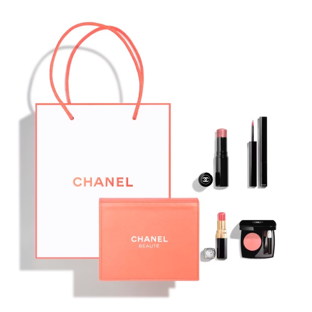 CHANEL Makeup: The Nature Getaway Set Pouch— Blush, Eye Liner, Lipstick, Contour